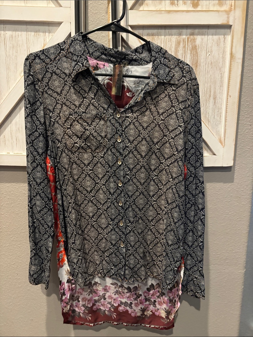 Aratta Printed Long-Sleeve Button-Up Tunic Top in Black and Maroon ptp 22